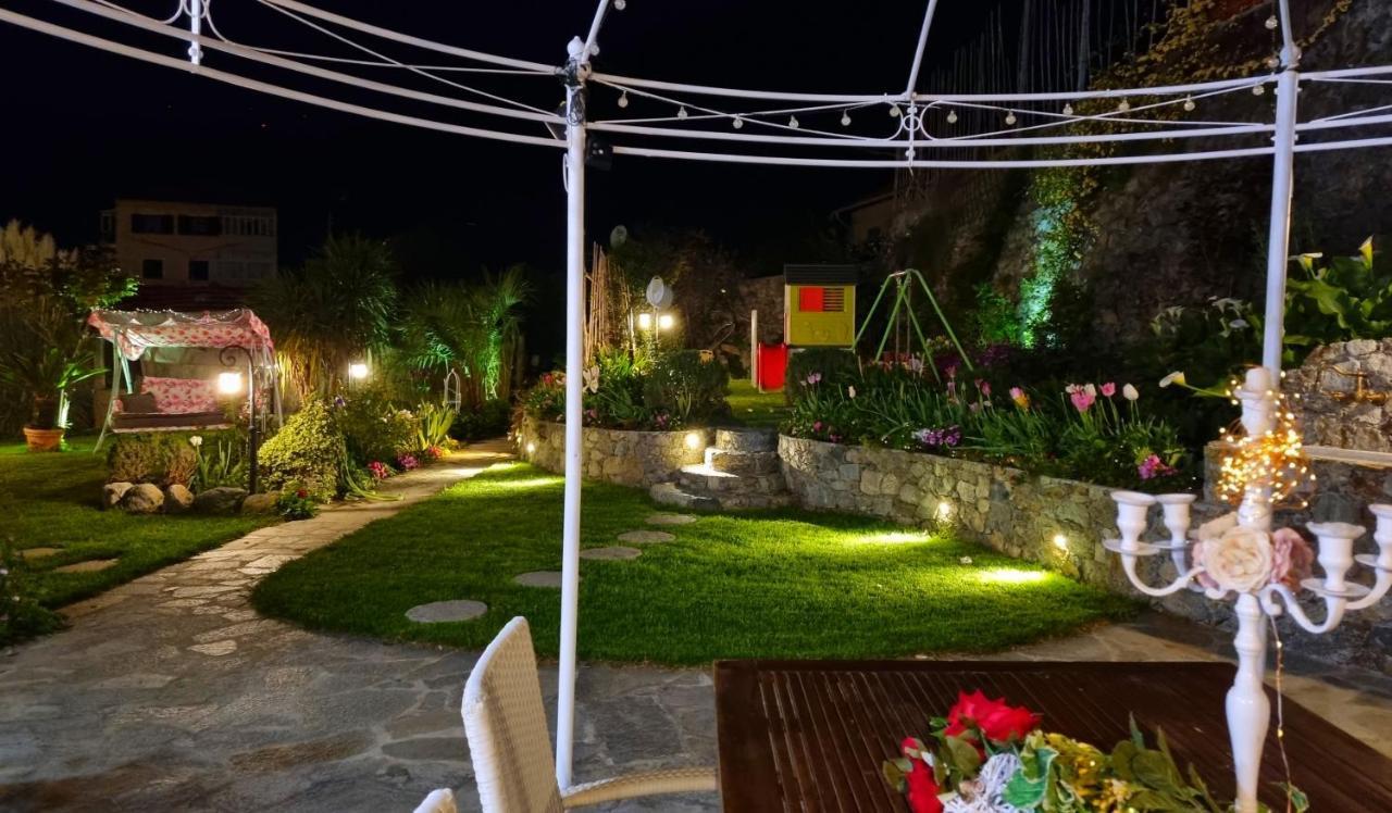 Casa Vacanze Family Albisola Superiore Εξωτερικό φωτογραφία